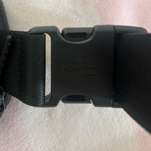 Lululemon Everywhere Belt Bag 1L - Picture 16 of 16